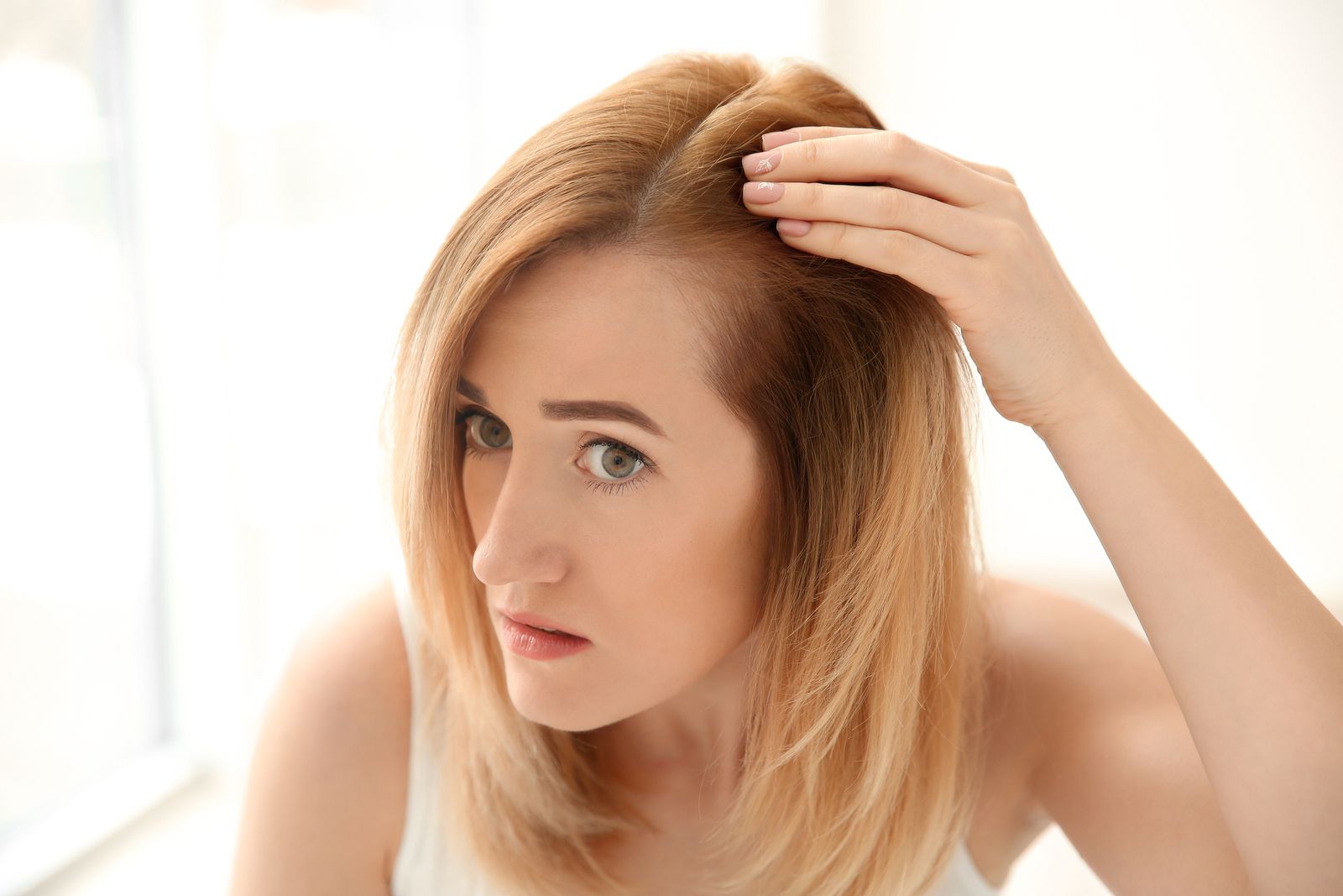 Jak zwiększyć objętość fryzury? Przydatne kosmetyki i akcesoria
